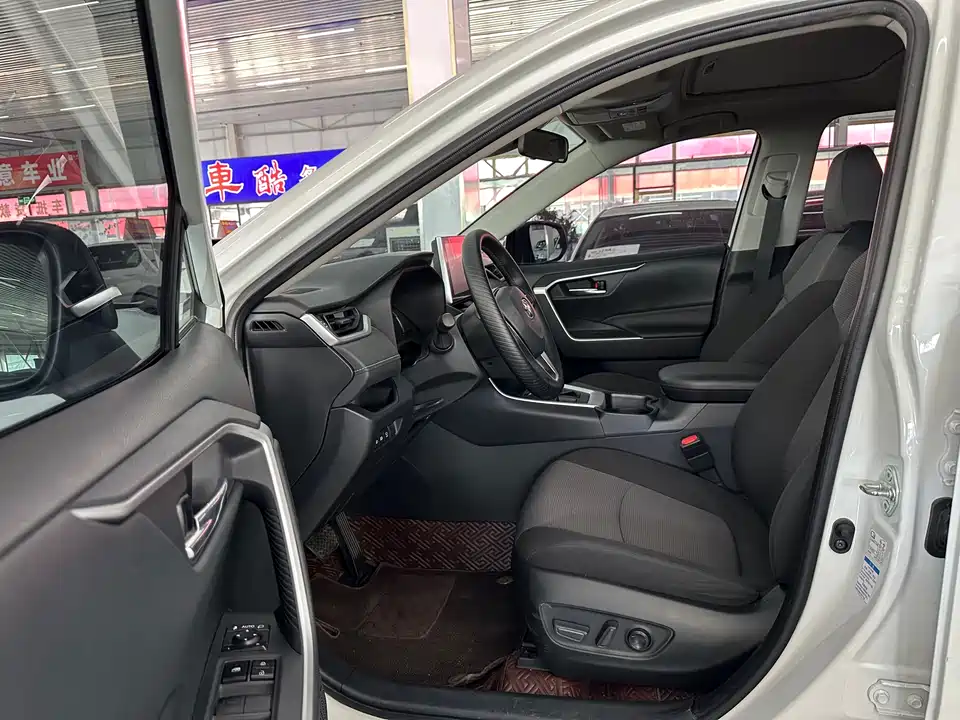 Toyota RAV4 Rongfang