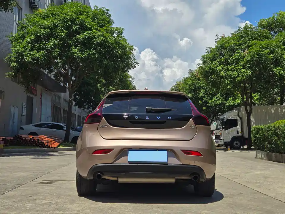 Volvo V40