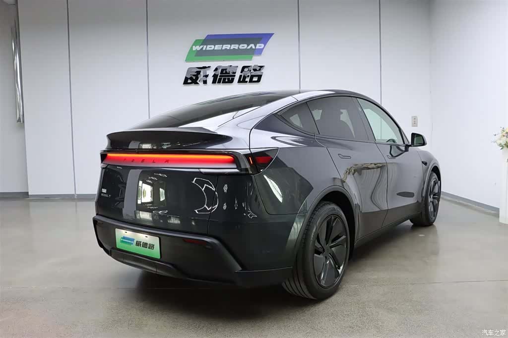 Tesla Model Y, 2025 3