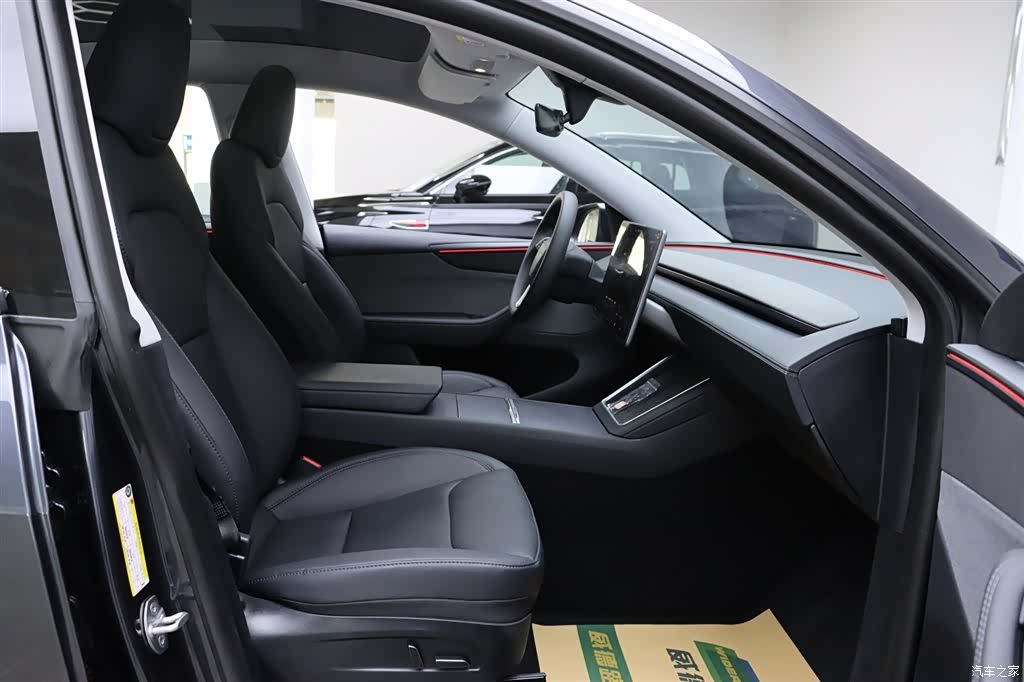 Tesla Model Y, 2025 16