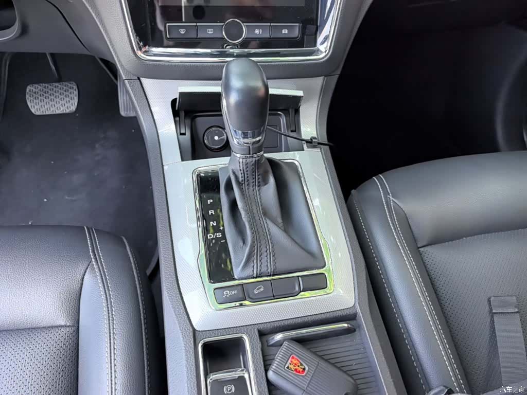 Roewe RX5, 2019 14