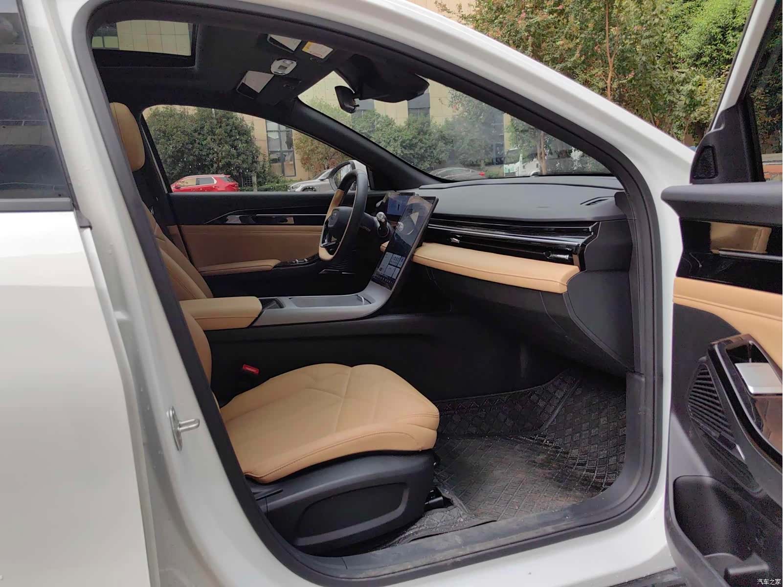 Geely Galaxy L6, 2024 12