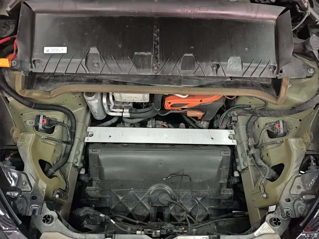 Tesla Model Y, 2023 20