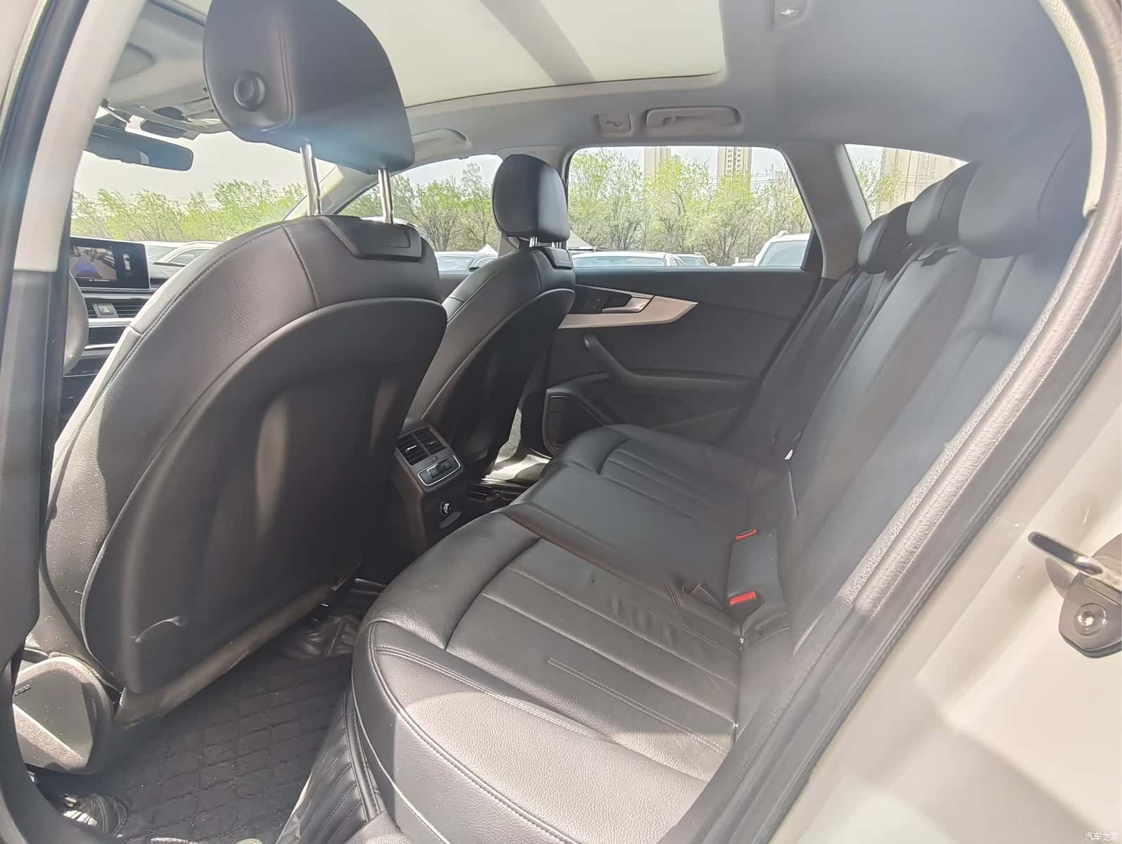 Audi A4, 2019 8
