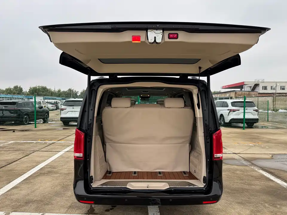 Mercedes-Benz V-class