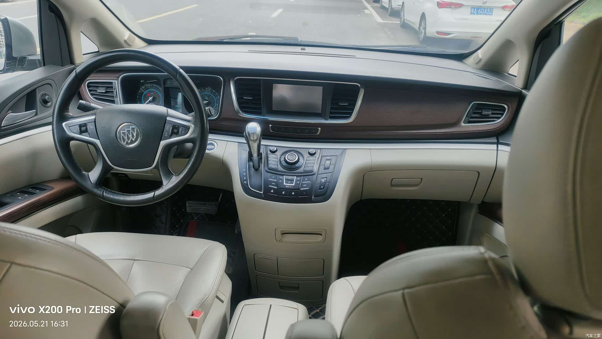 Buick GL8, 2016 10