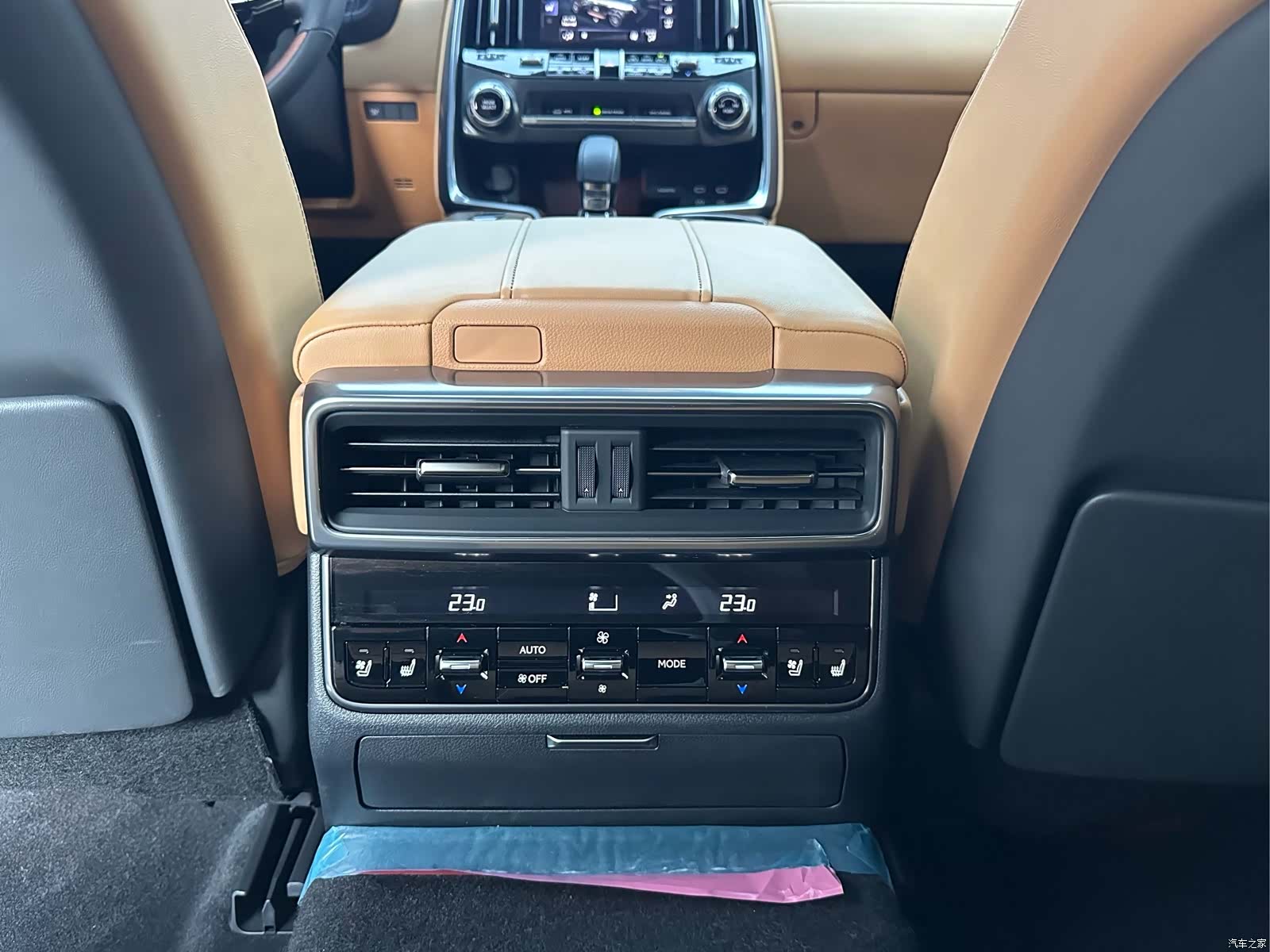 Lexus LX, 2025 21