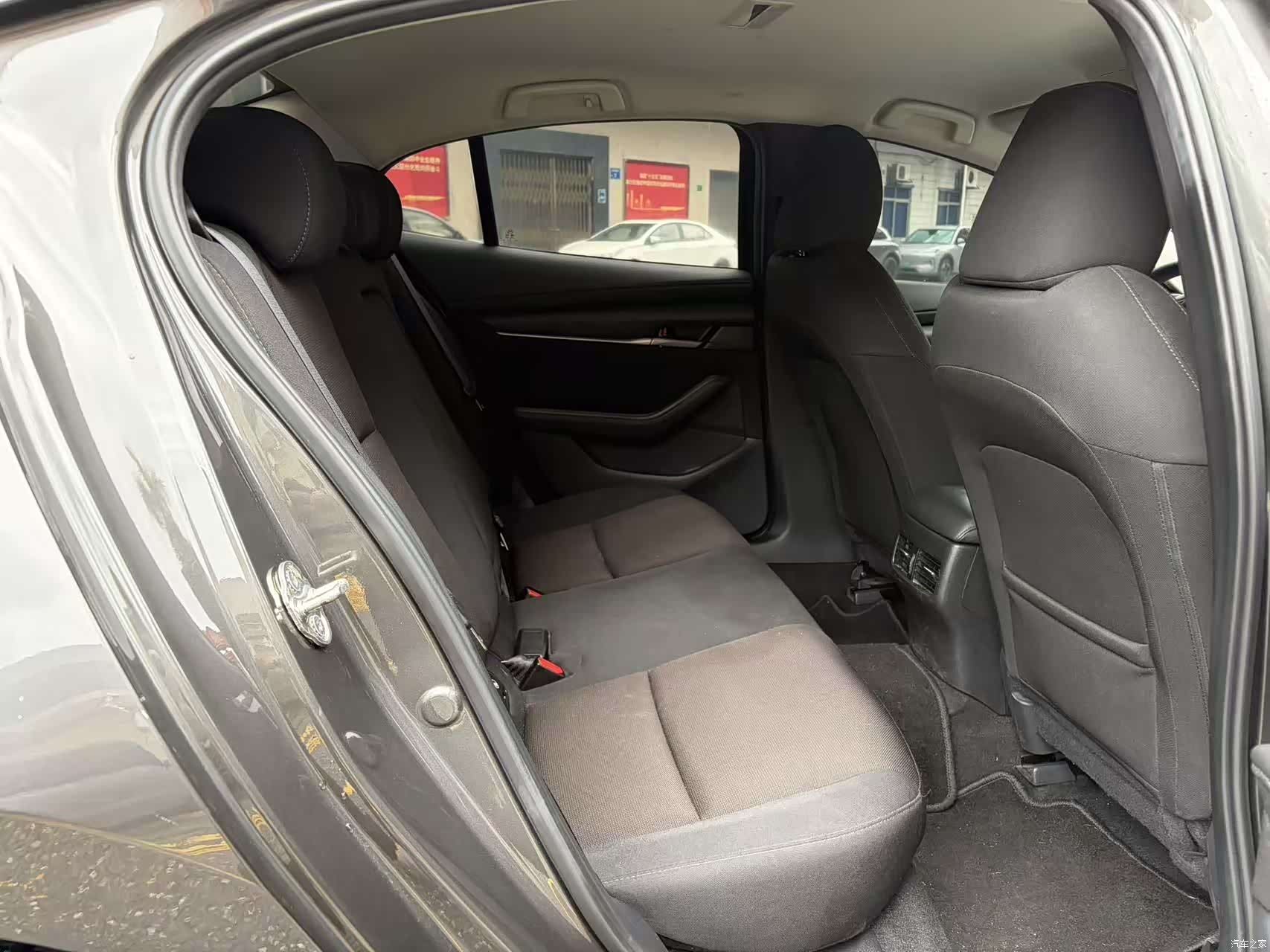 Mazda Mazda3, 2023 11