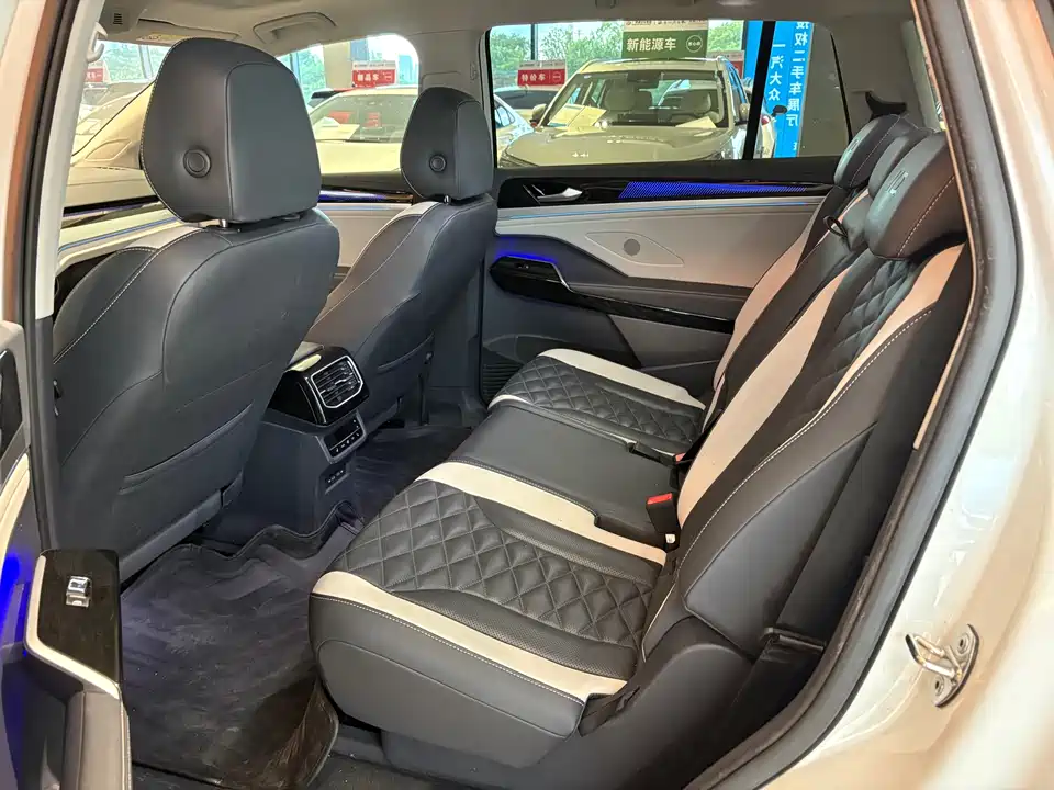 Volkswagen ID.6 CROZZ