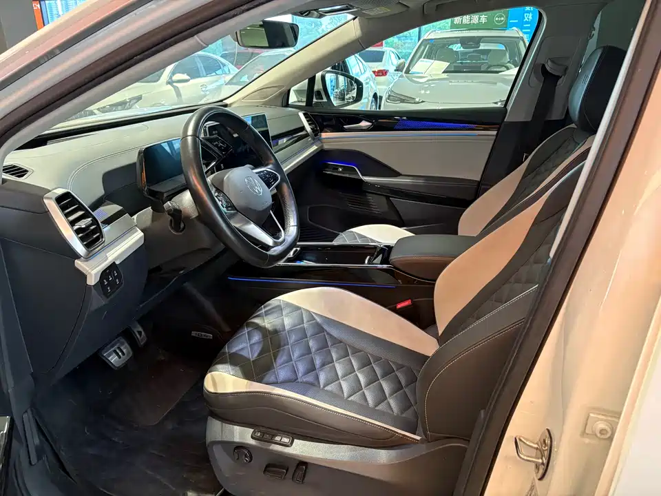 Volkswagen ID.6 CROZZ