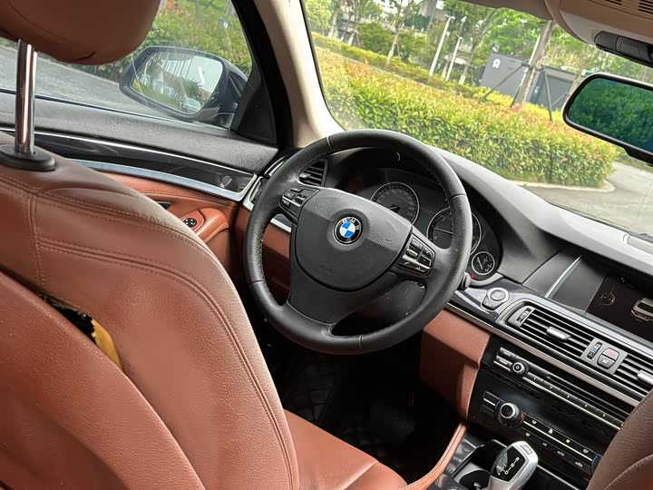 BMW 5 Series 2014 520Li dian ya xing