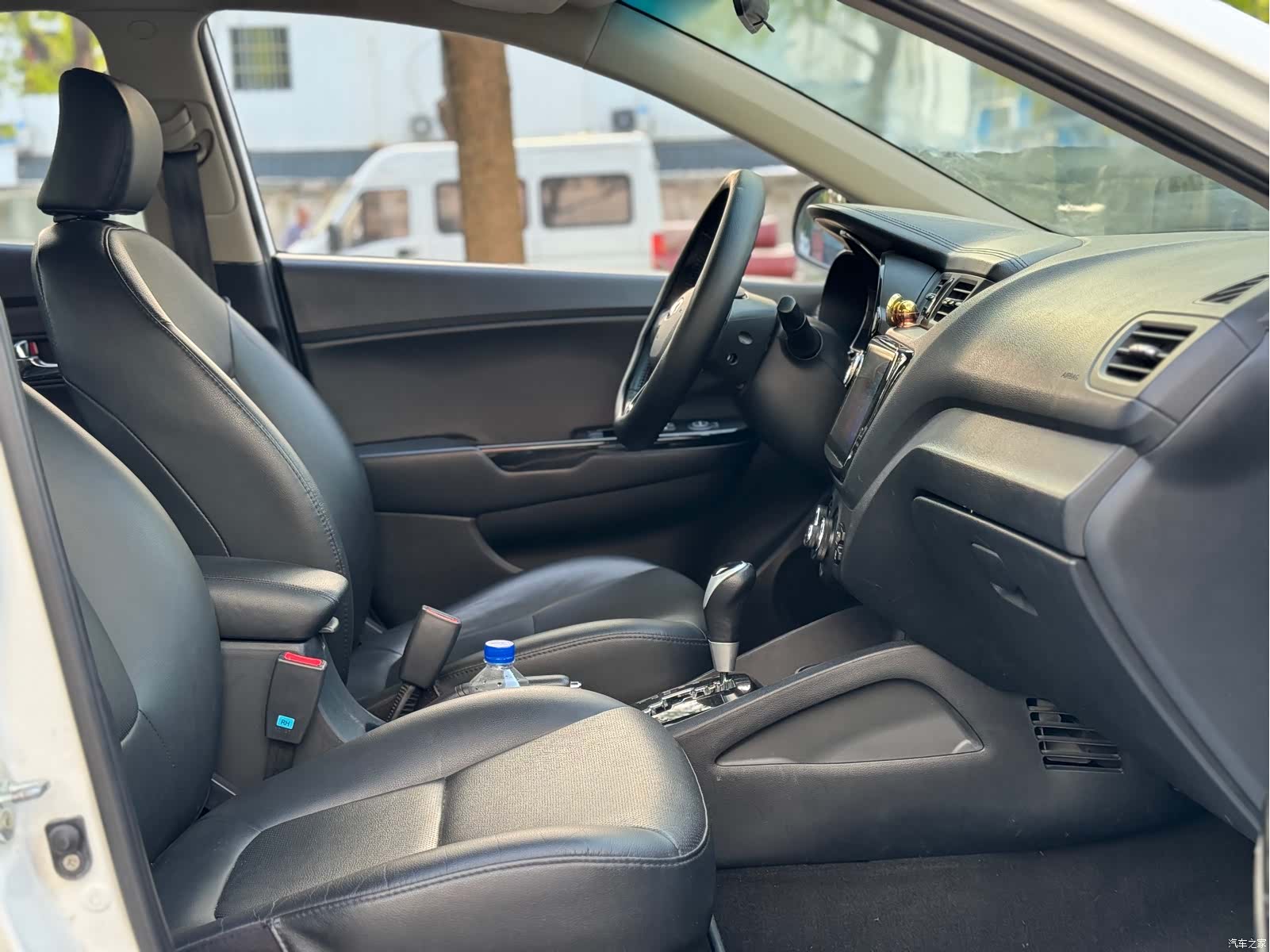 Kia K2, 2013 8