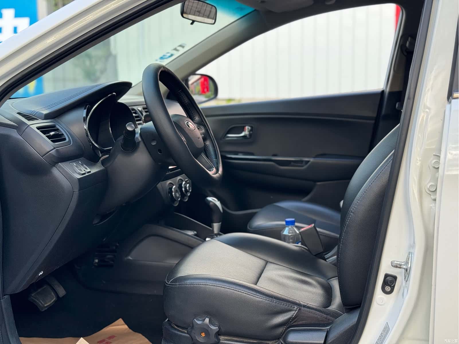 Kia K2, 2013 4