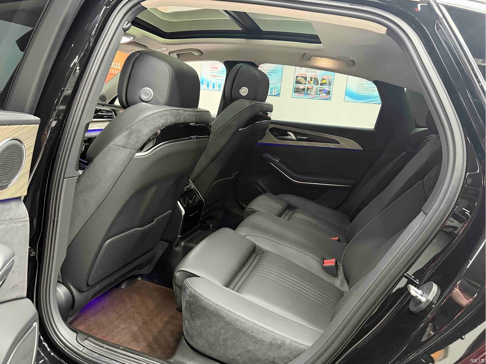 Hongqi H9, 2022 8