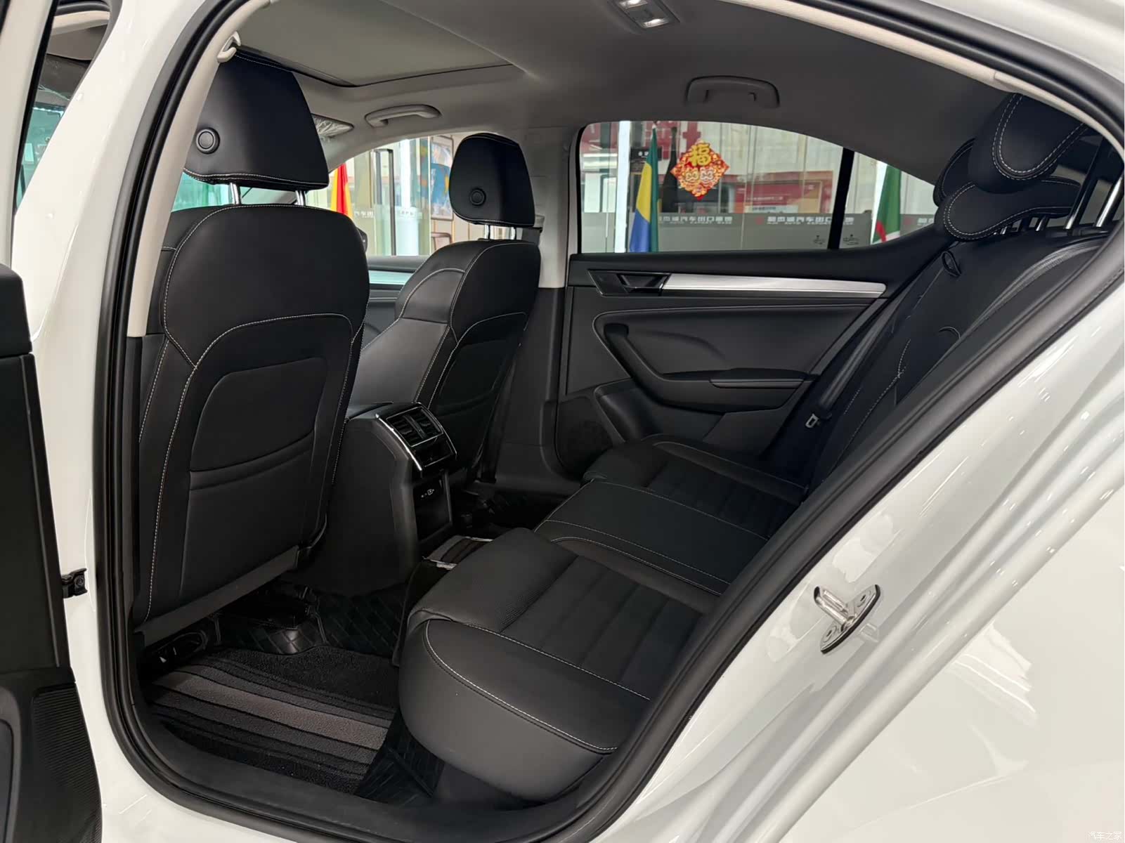 Skoda Superb, 2023 8