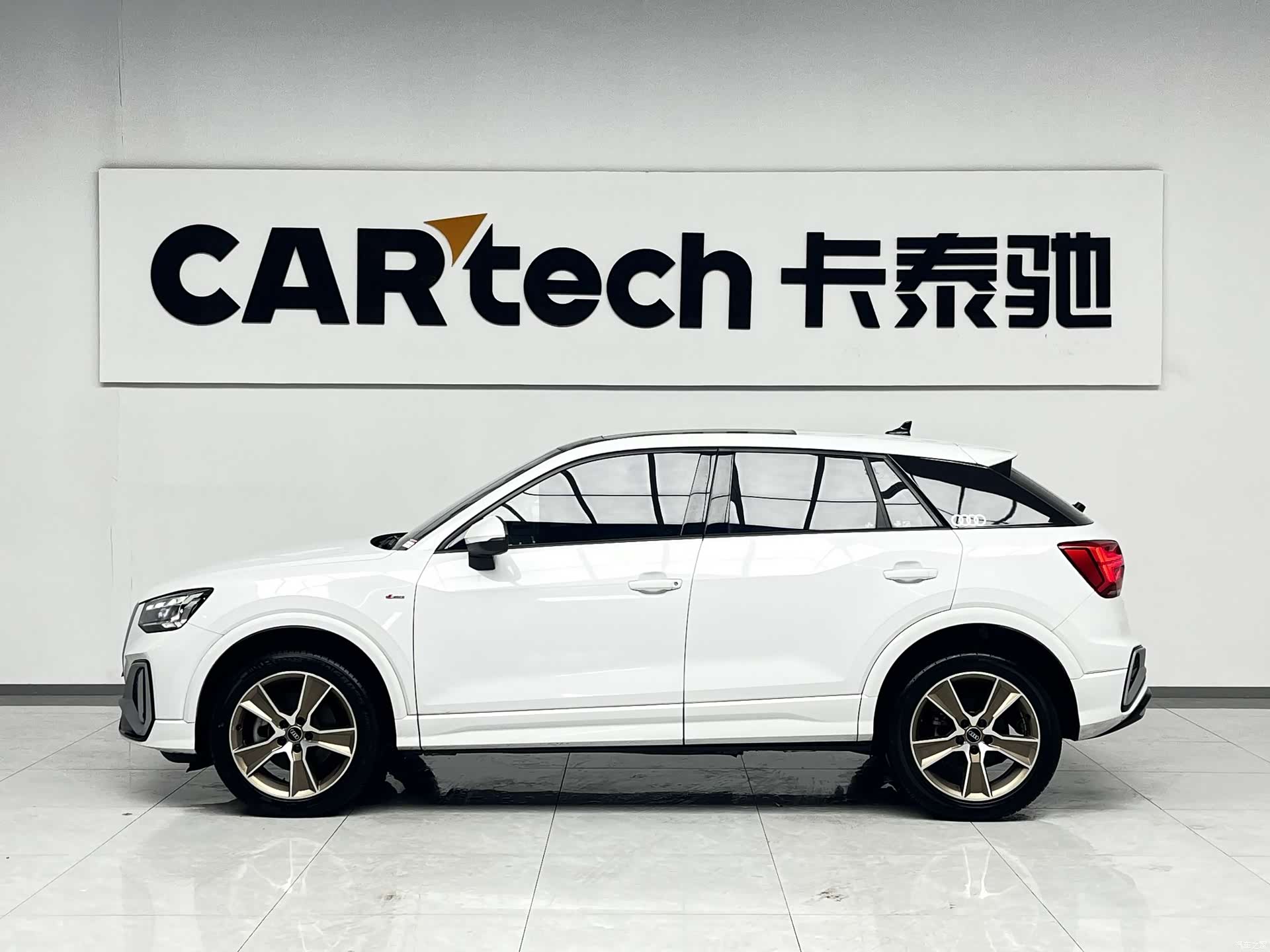 Audi Q2L, 2024 4