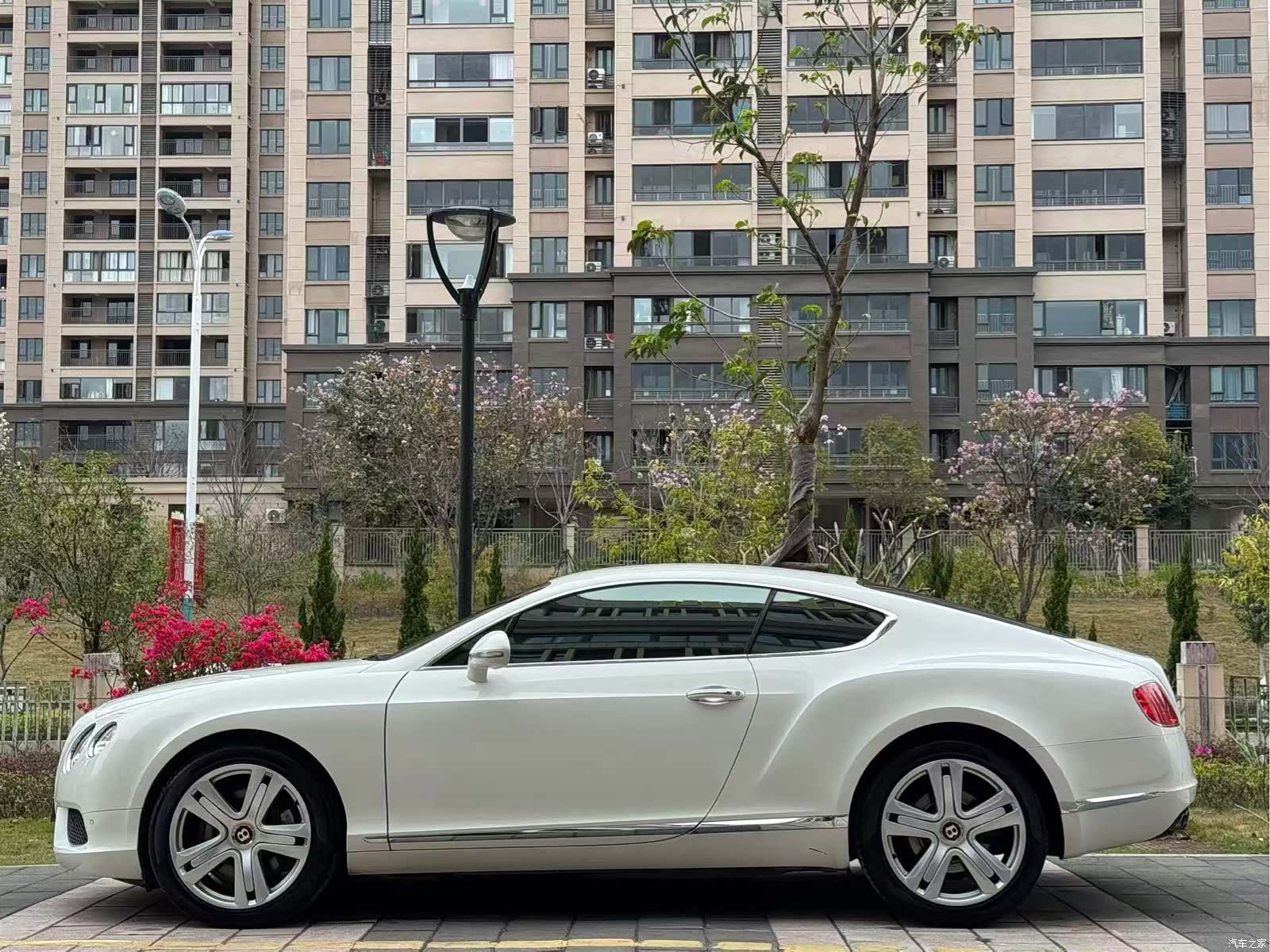 Bentley Continental GT, 2013 4