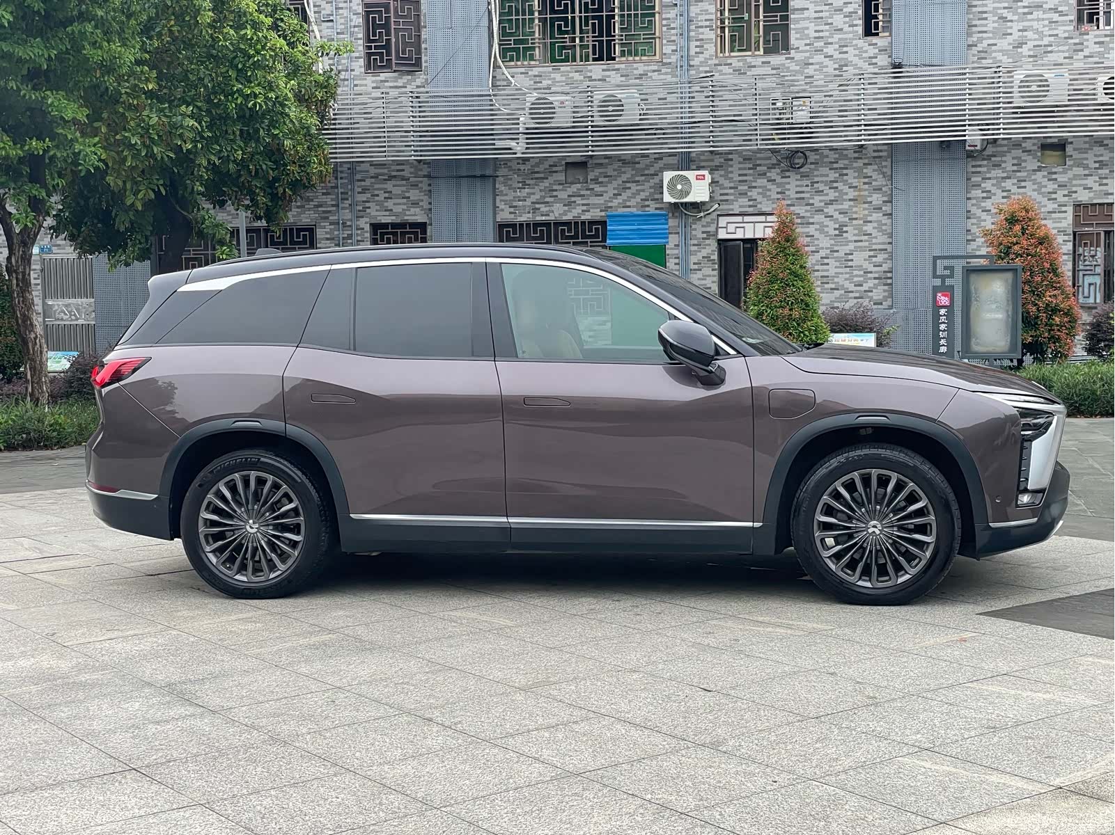 NIO ES8, 2021 9