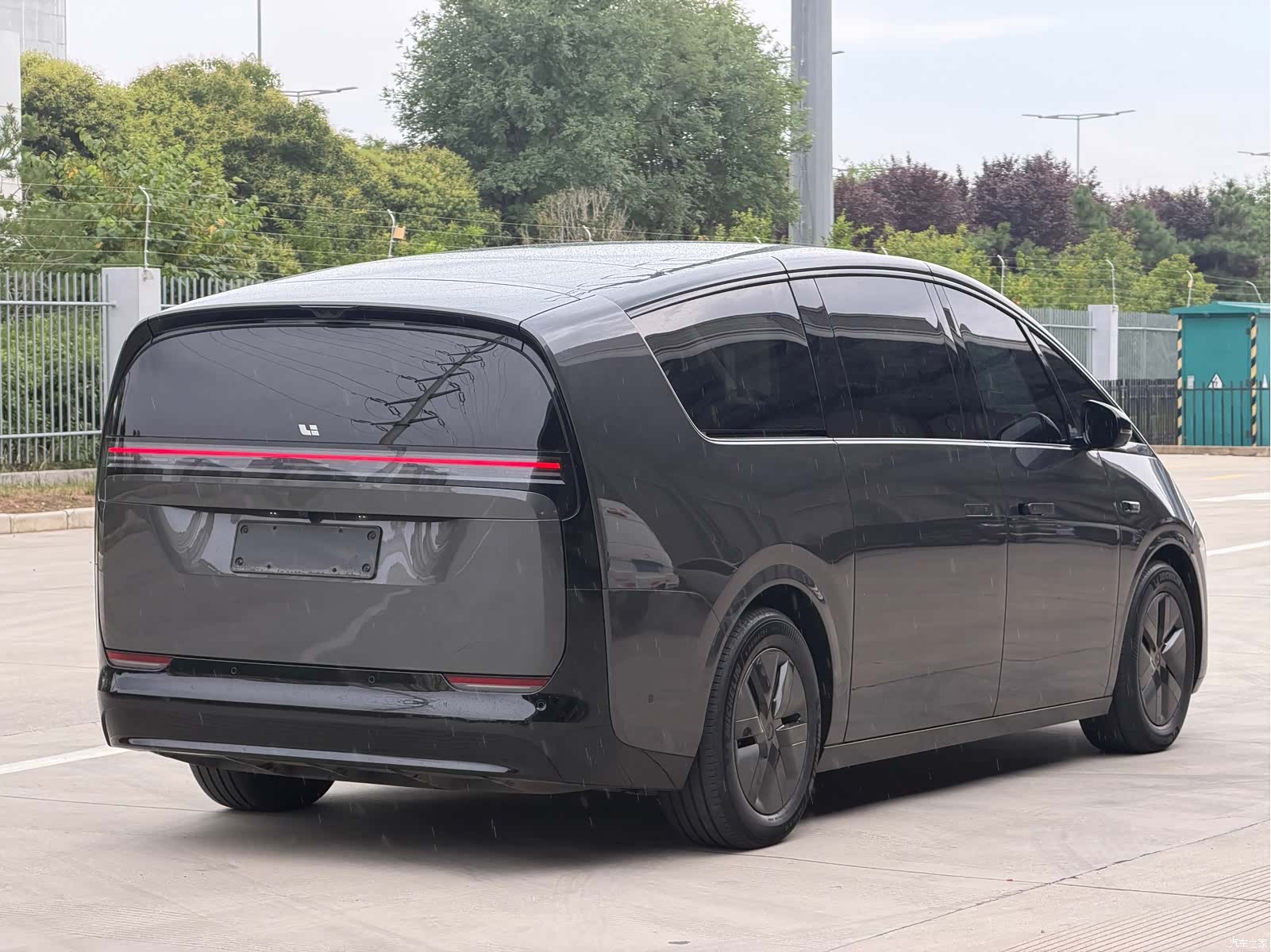 Li Auto MEGA, 2025 6