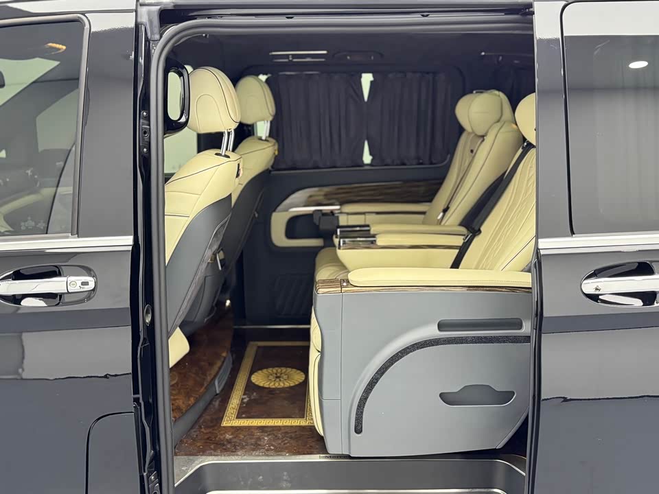 Mercedes-Benz V-class