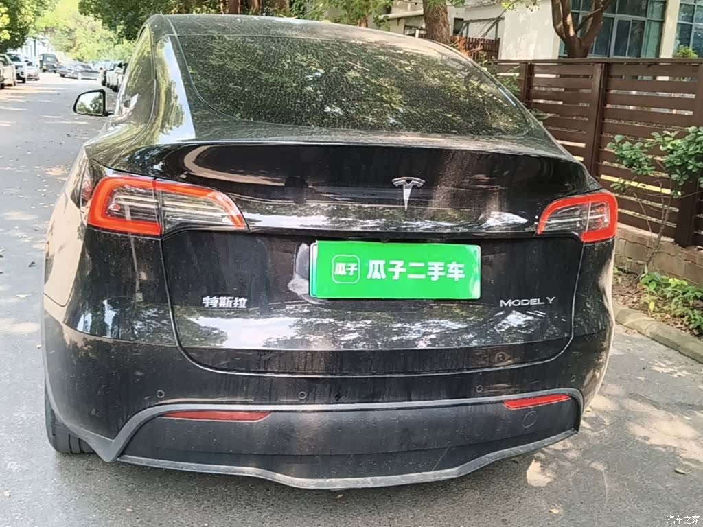 Tesla Model Y, 2024 6