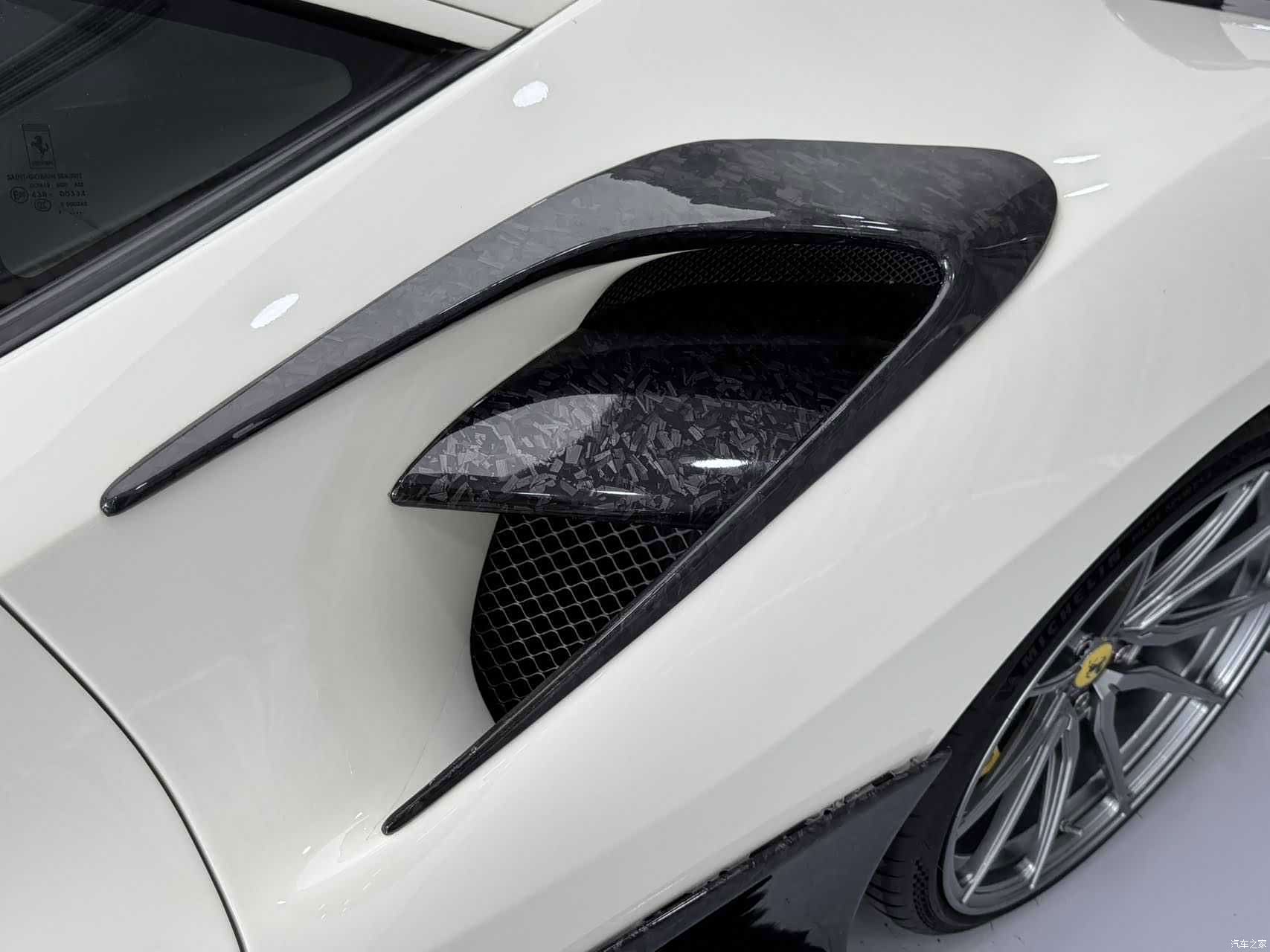 Ferrari 488, 2019 15