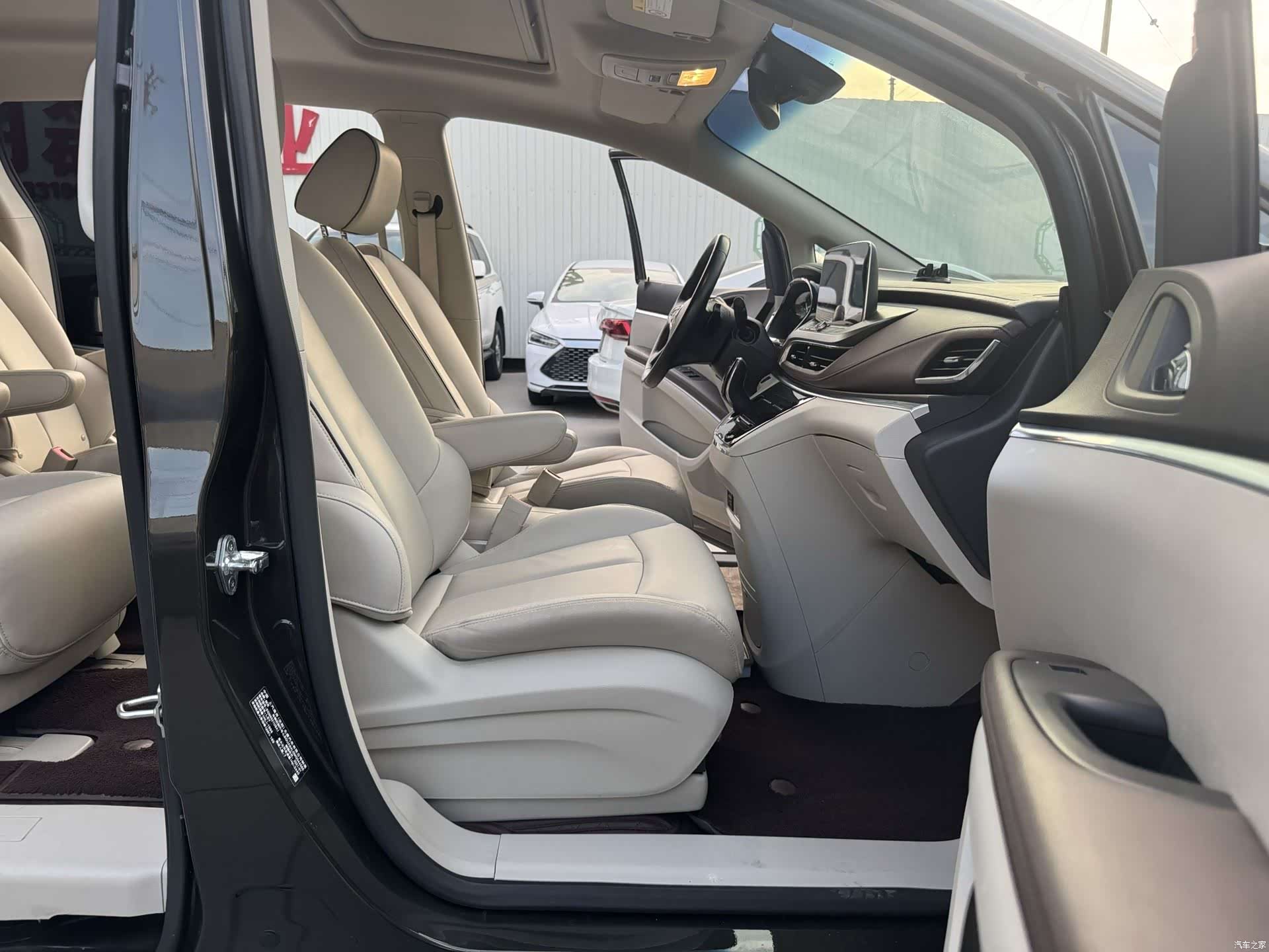 Buick GL8, 2021 13