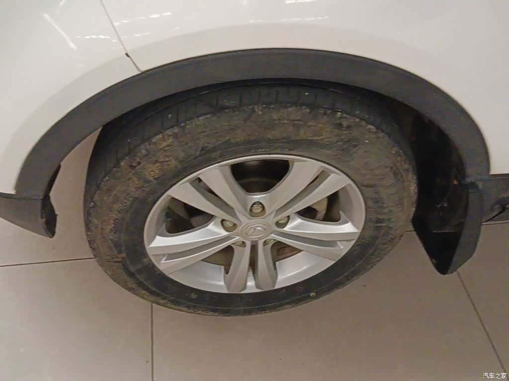 BAIC S3, 2015 23