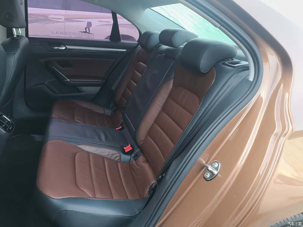 Volkswagen Lamando, 2015 13