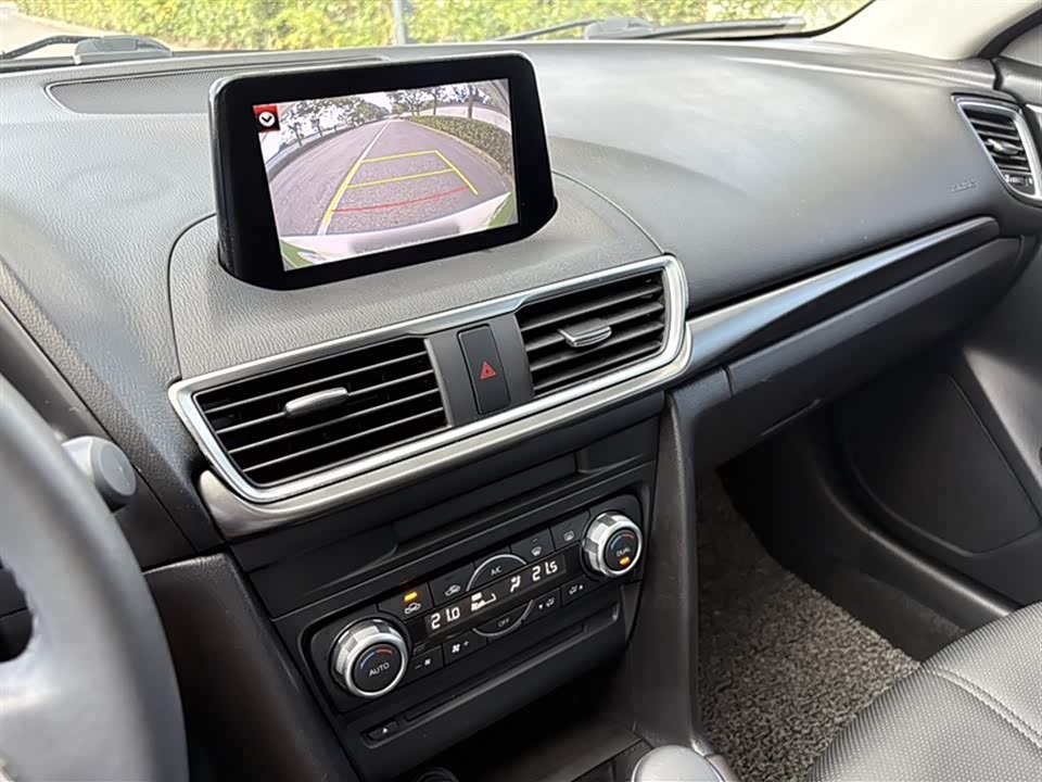 Mazda 3 Angkesaila