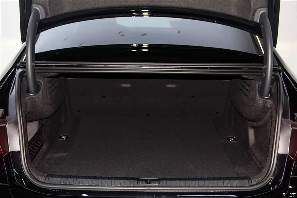 Audi A7L, 2025 32