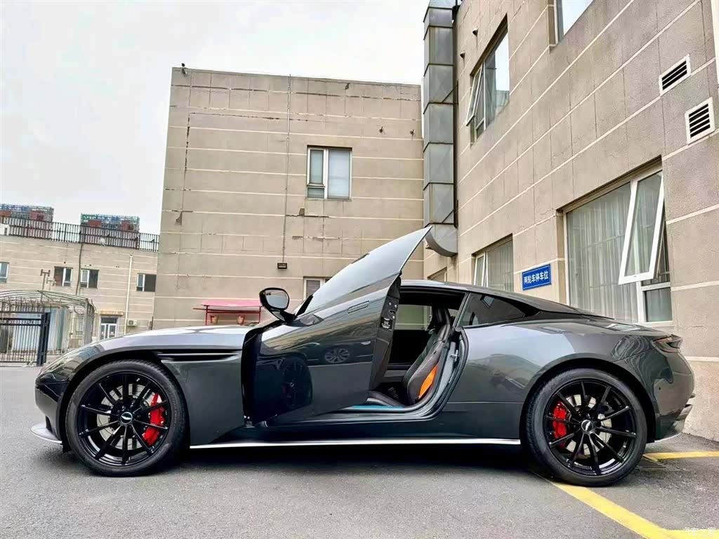 Aston Martin DB11, 2020 2