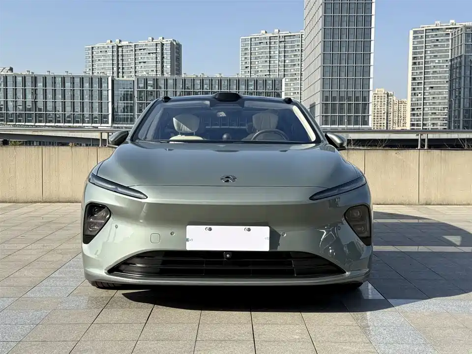 NIO ET7