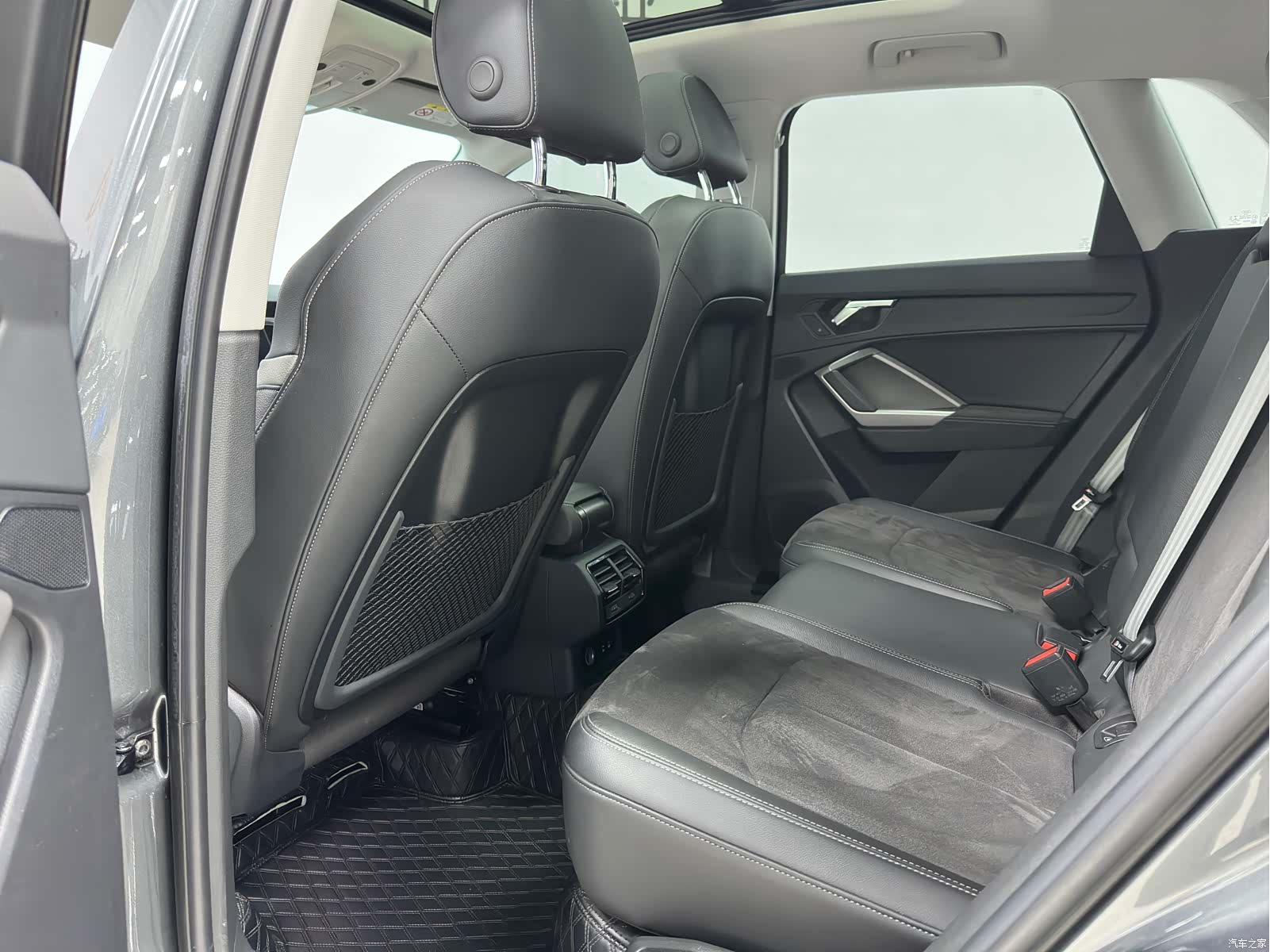 Audi Q3, 2023 13