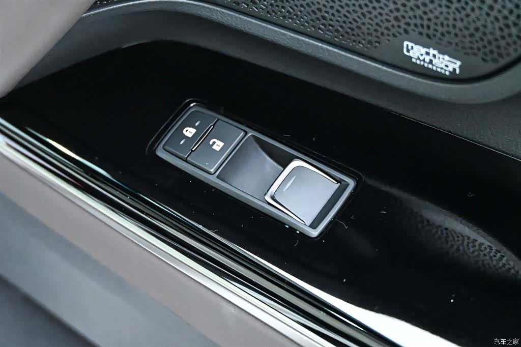 Lexus LX, 2024 26