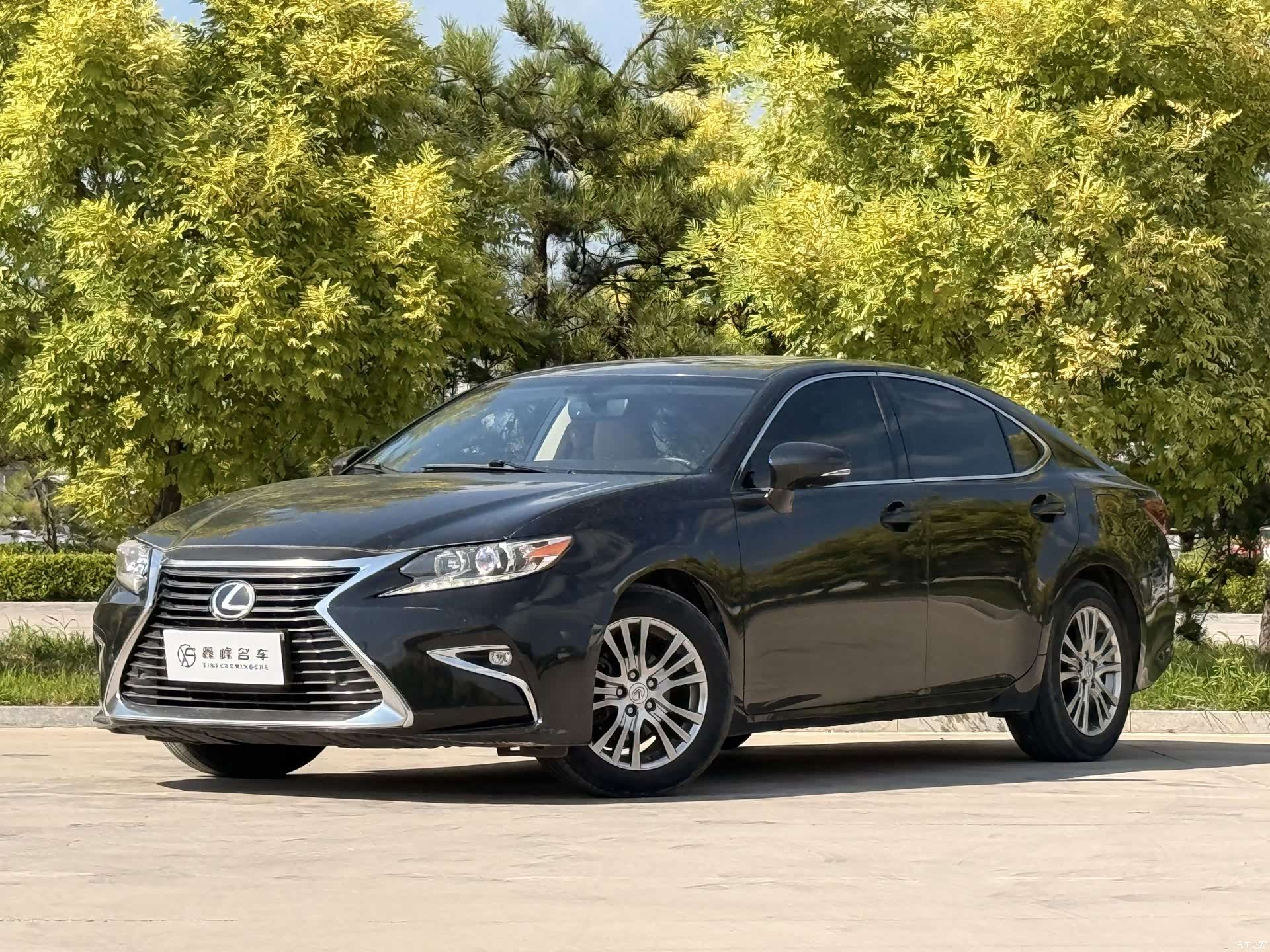 Lexus ES, 2016 1