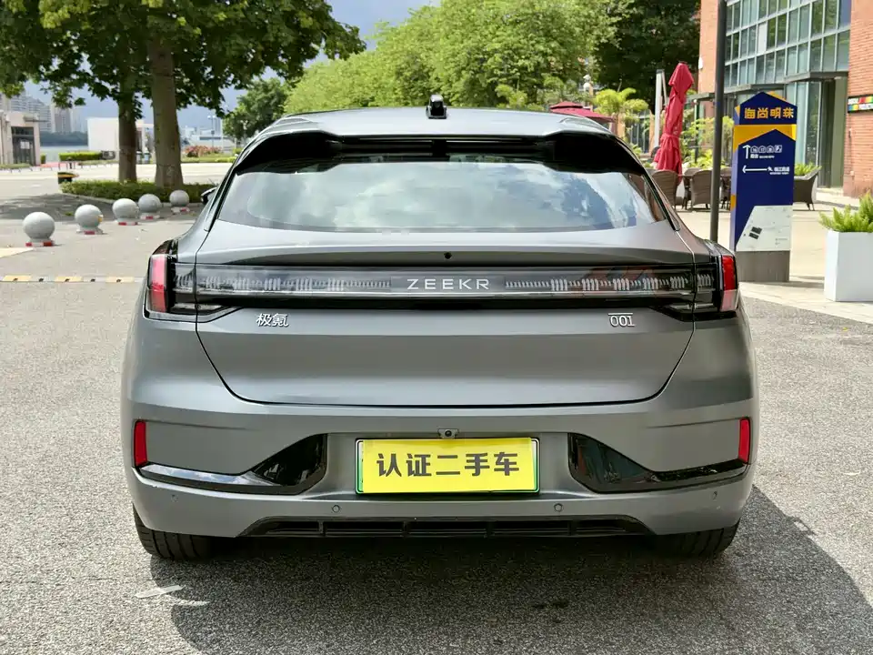 Zeekr 001