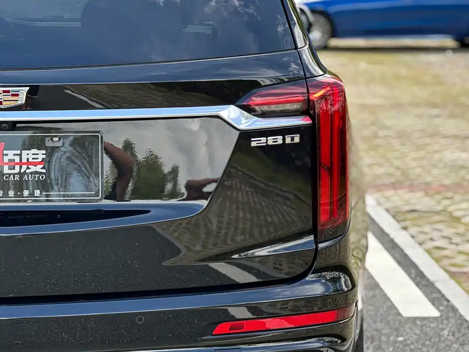 Cadillac XT6