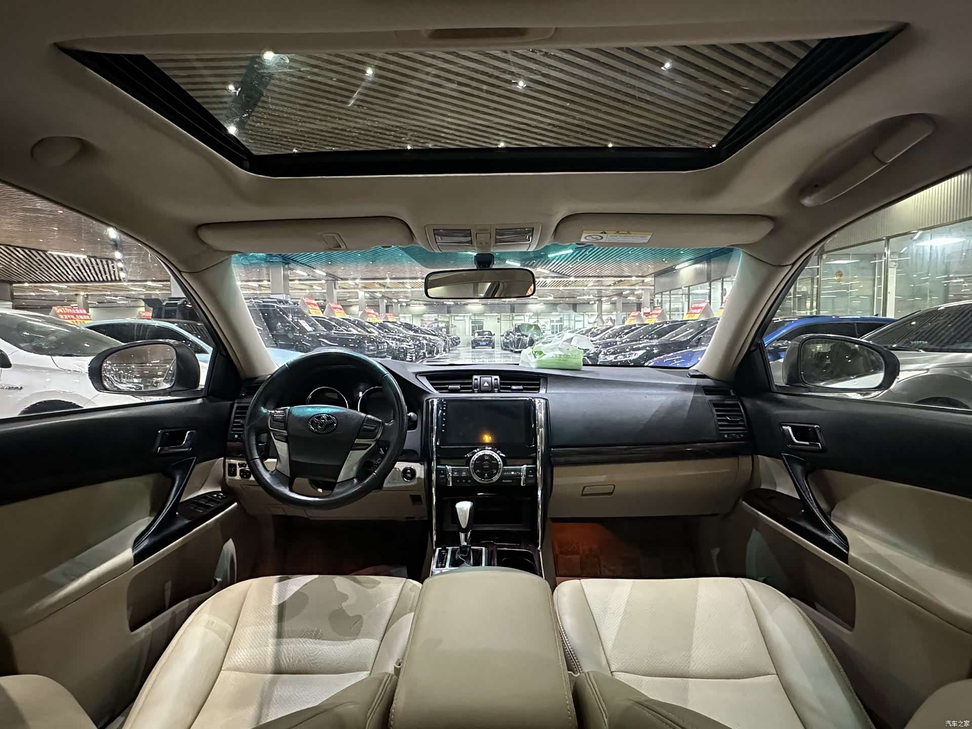 Toyota 2.5V, 2012 9