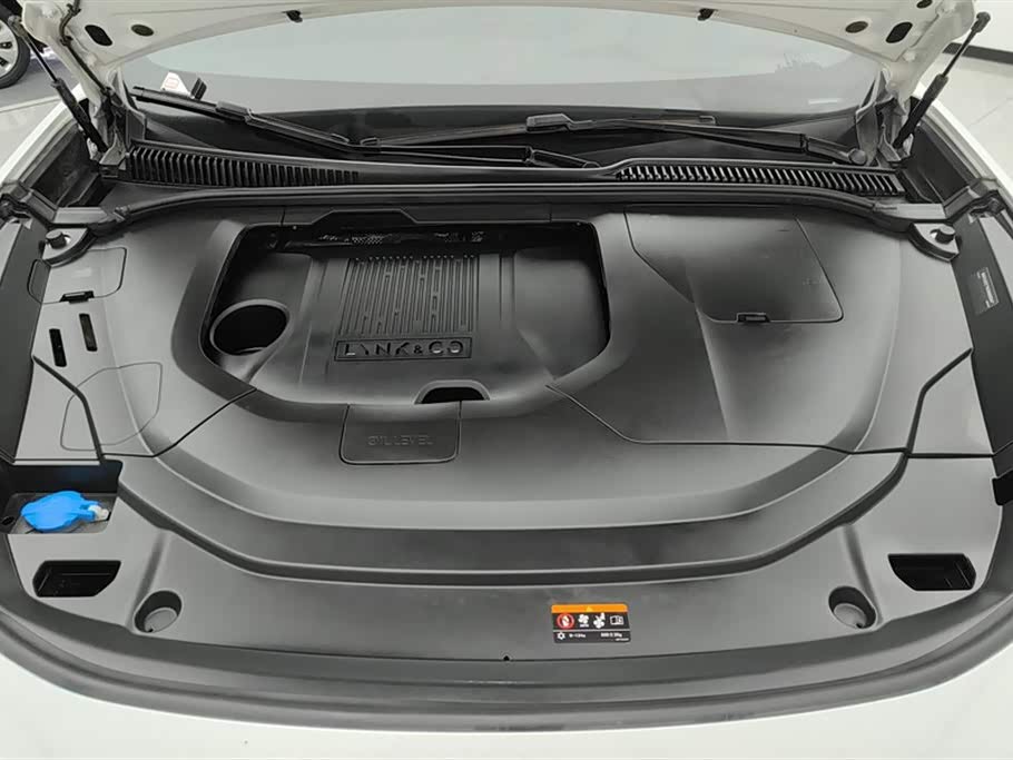 Lynk & Co 06