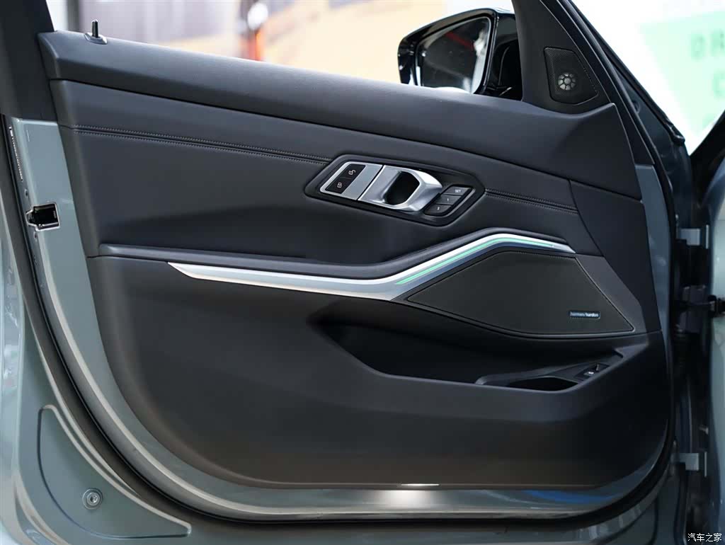 BMW M3, 2024 31