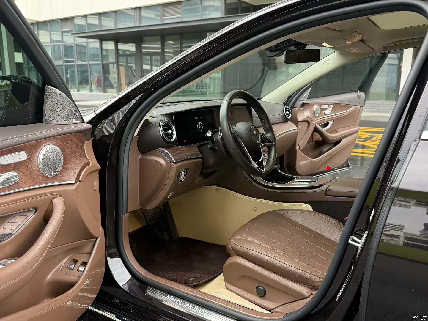 Mercedes-Benz E-Class, 2022 4