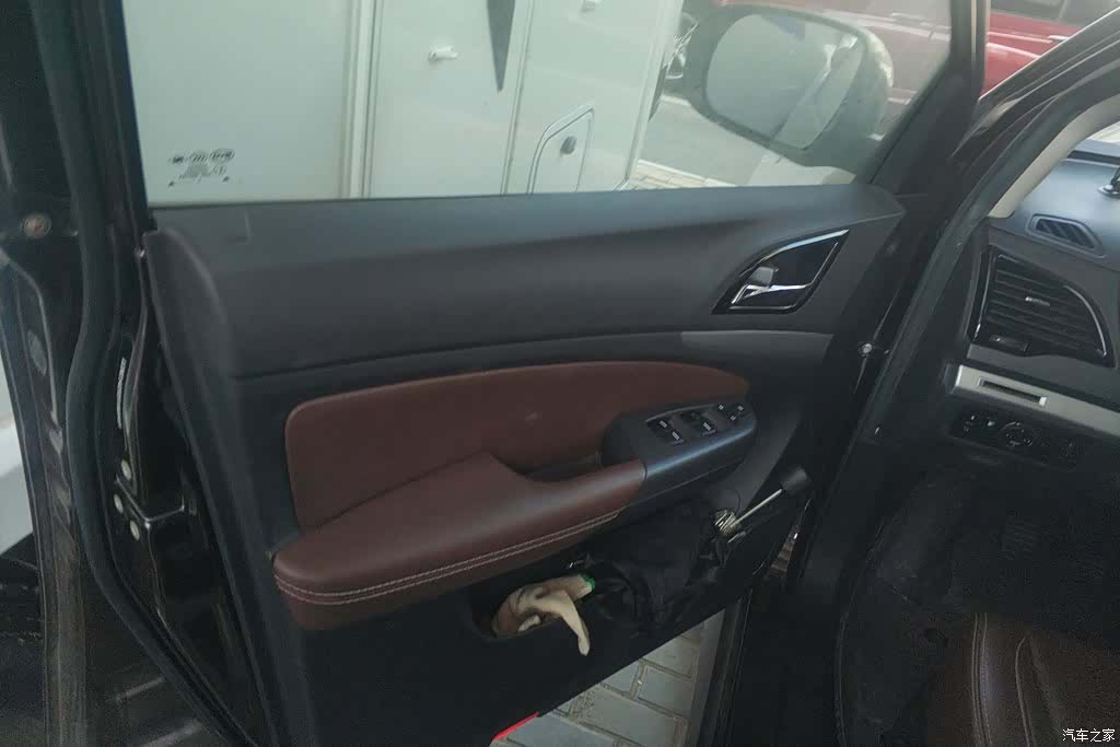BYD S7, 2015 7
