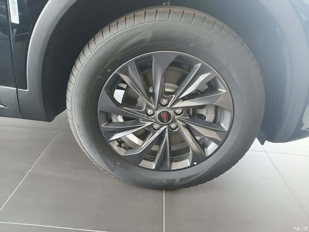 Hongqi HS5, 2026 14