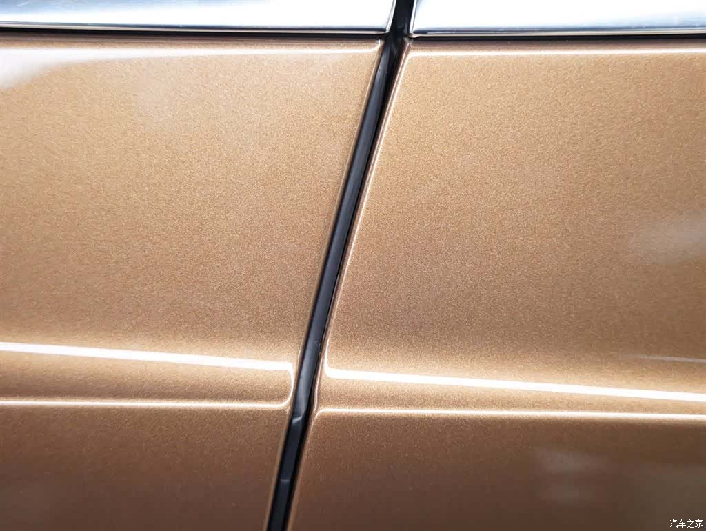 Bentley Bentayga, 2017 23