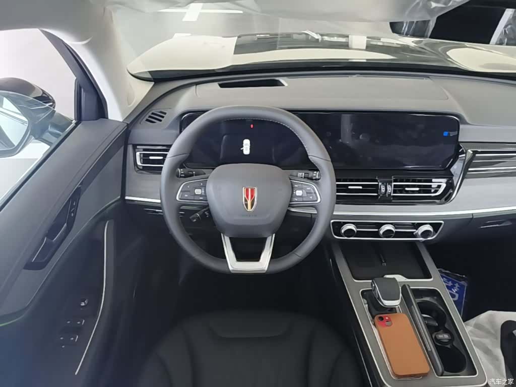 Hongqi HS5, 2026 17