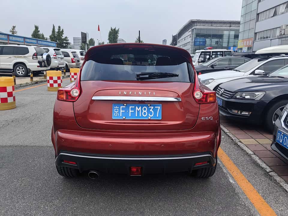 Infiniti ESQ