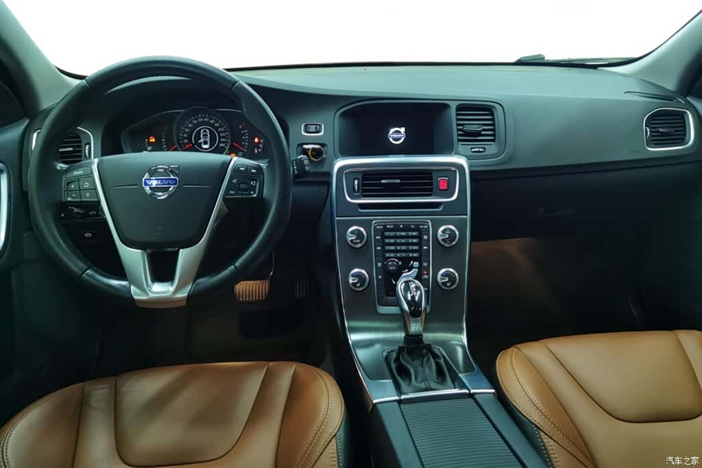 Volvo V60, 2015 12
