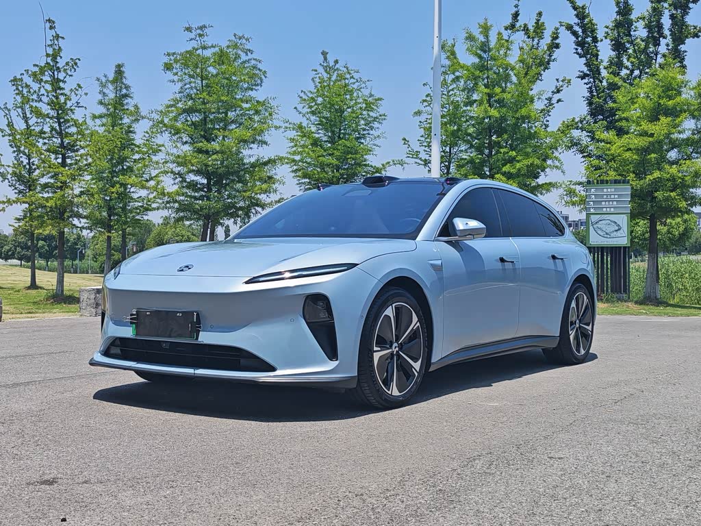 NIO ET5