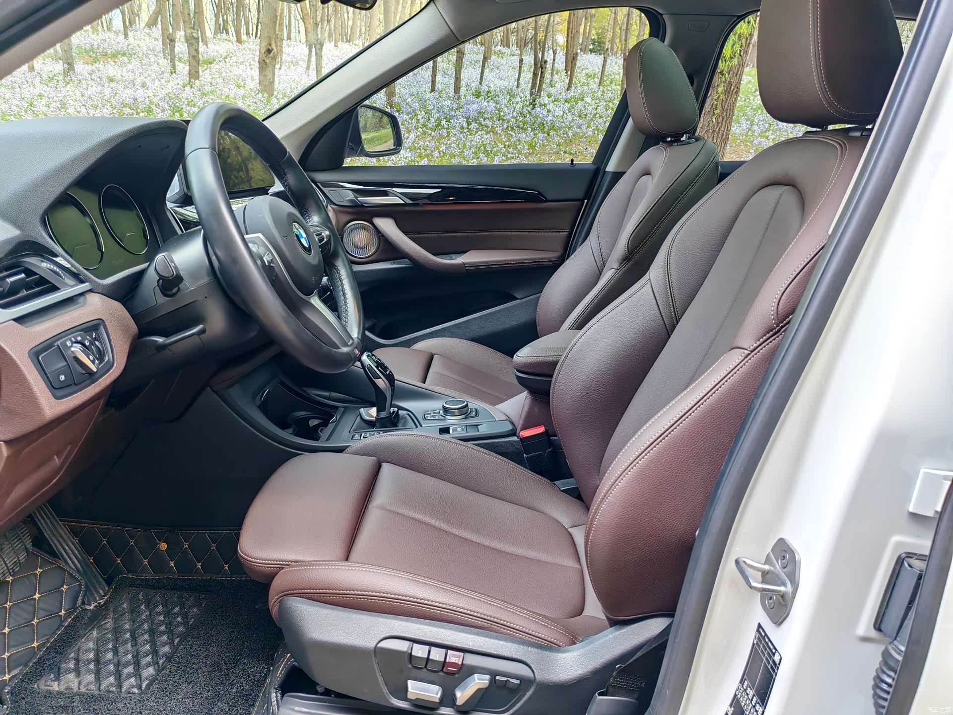 BMW X1, 2022 все фото